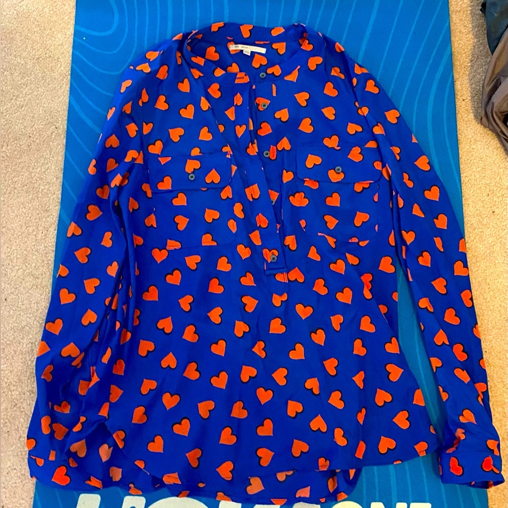 Gap- heart print -blouse